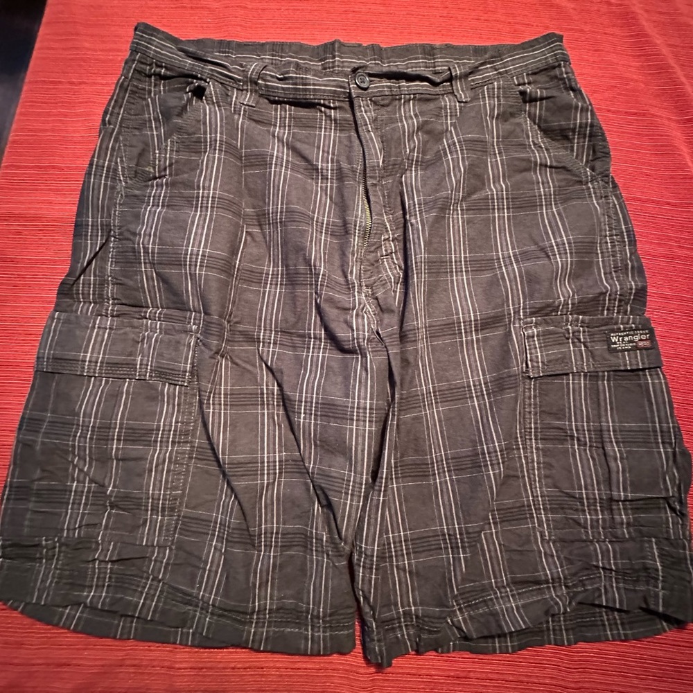 Vf jeans size 38 waist, black with light grey lines